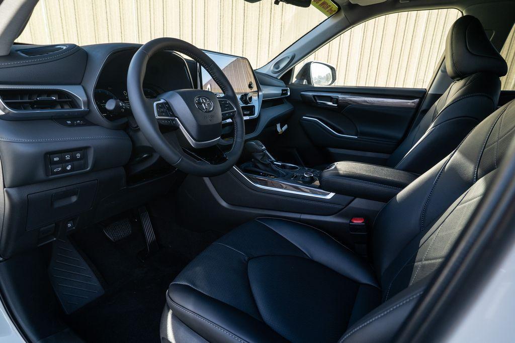 new 2026 Toyota Highlander car, priced at $55,555