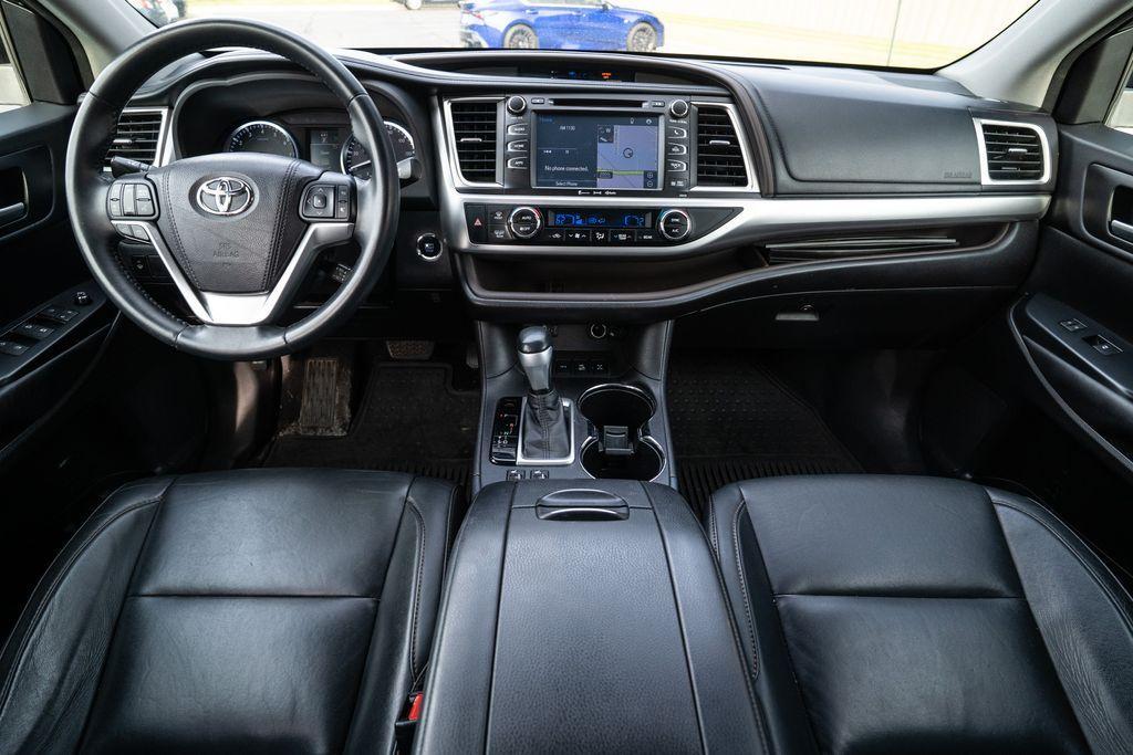 used 2016 Toyota Highlander car, priced at $14,914