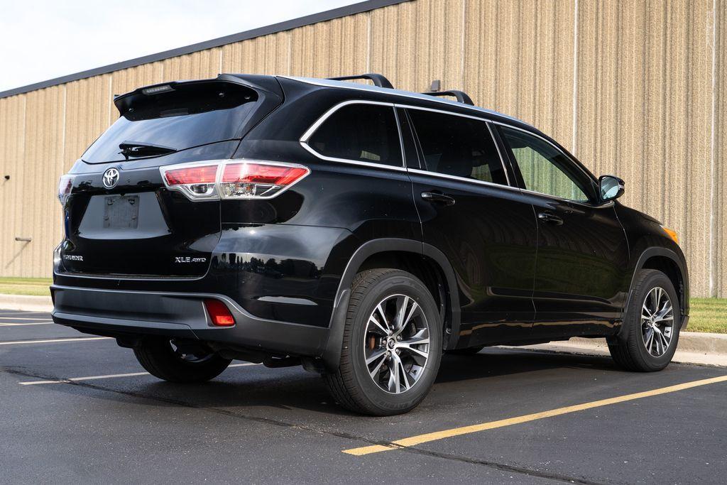 used 2016 Toyota Highlander car, priced at $14,914