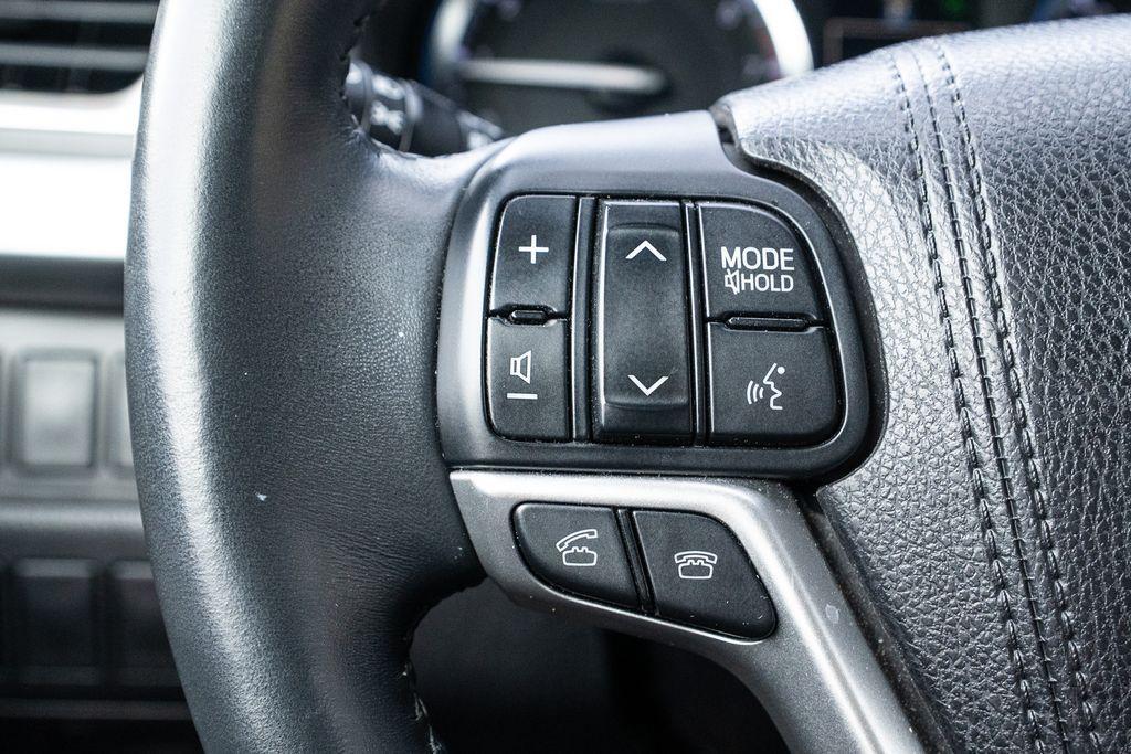 used 2016 Toyota Highlander car, priced at $14,914