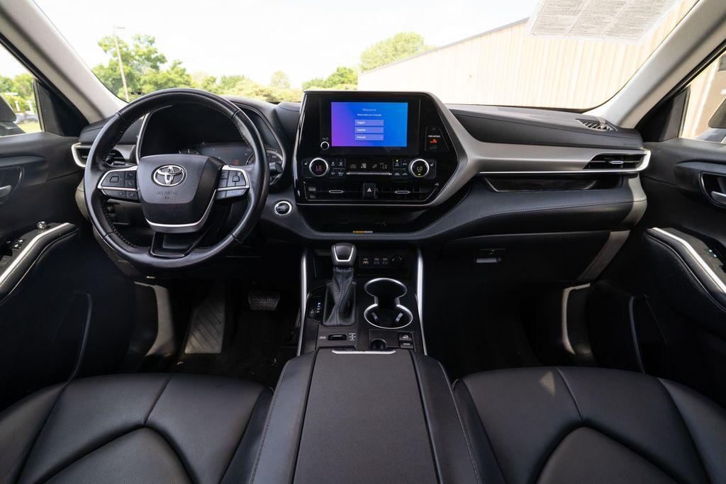 used 2023 Toyota Highlander car, priced at $35,844