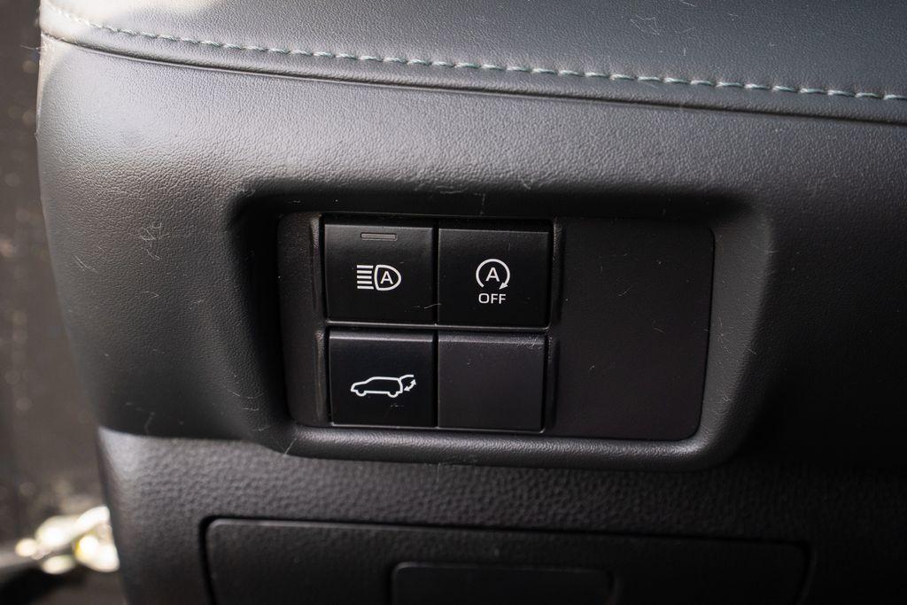 used 2023 Toyota Highlander car, priced at $35,844