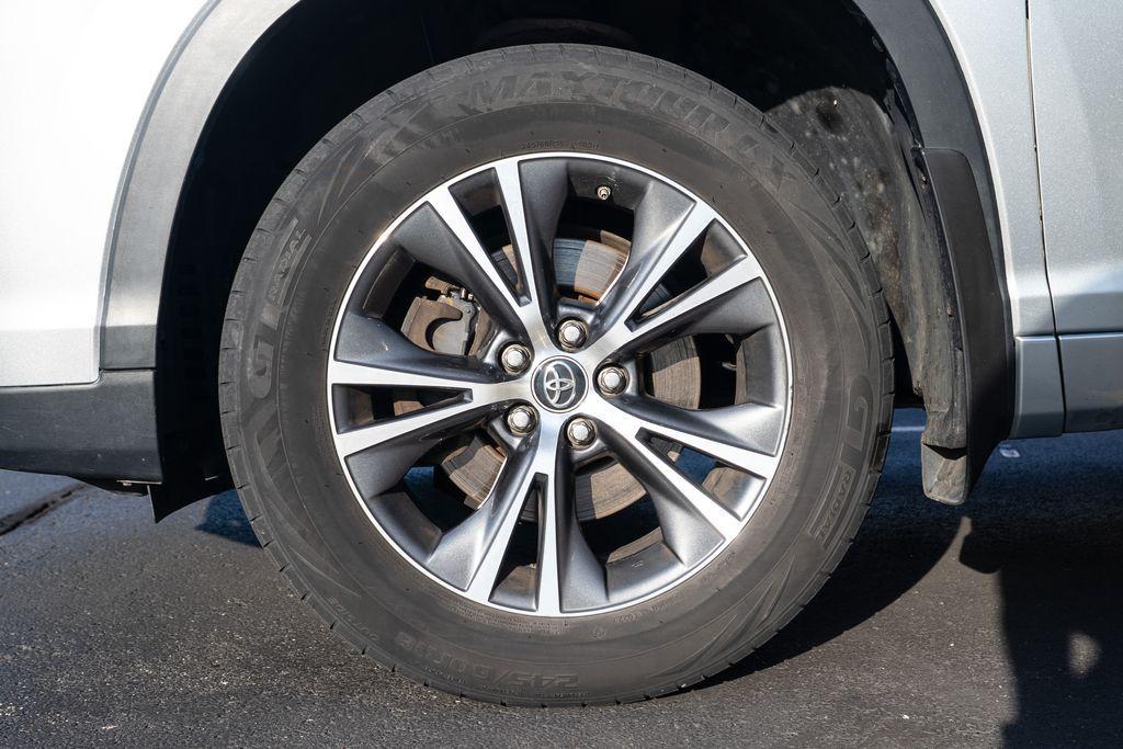 used 2018 Toyota Highlander car, priced at $19,722