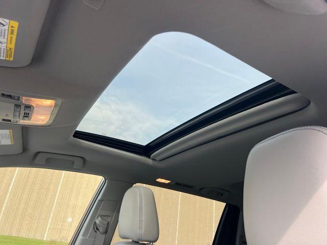 used 2019 Toyota Highlander car, priced at $25,144