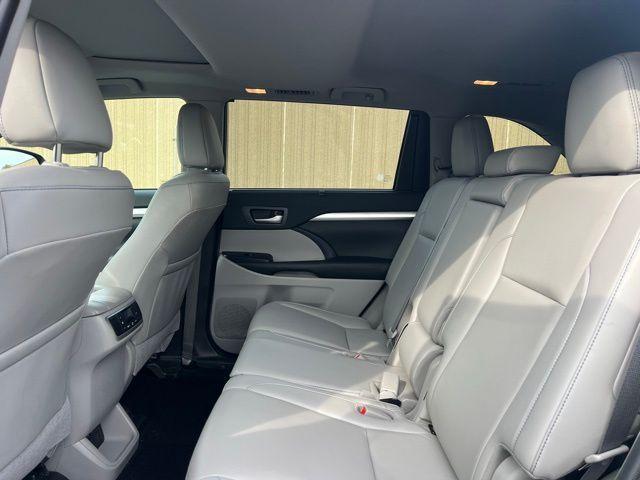 used 2019 Toyota Highlander car, priced at $25,144