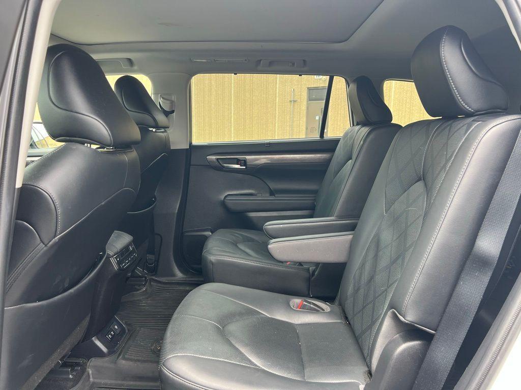 used 2020 Toyota Highlander car, priced at $35,451