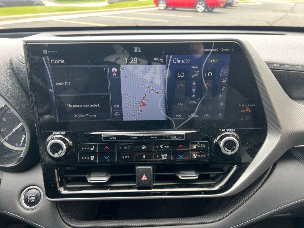 used 2020 Toyota Highlander car, priced at $35,451