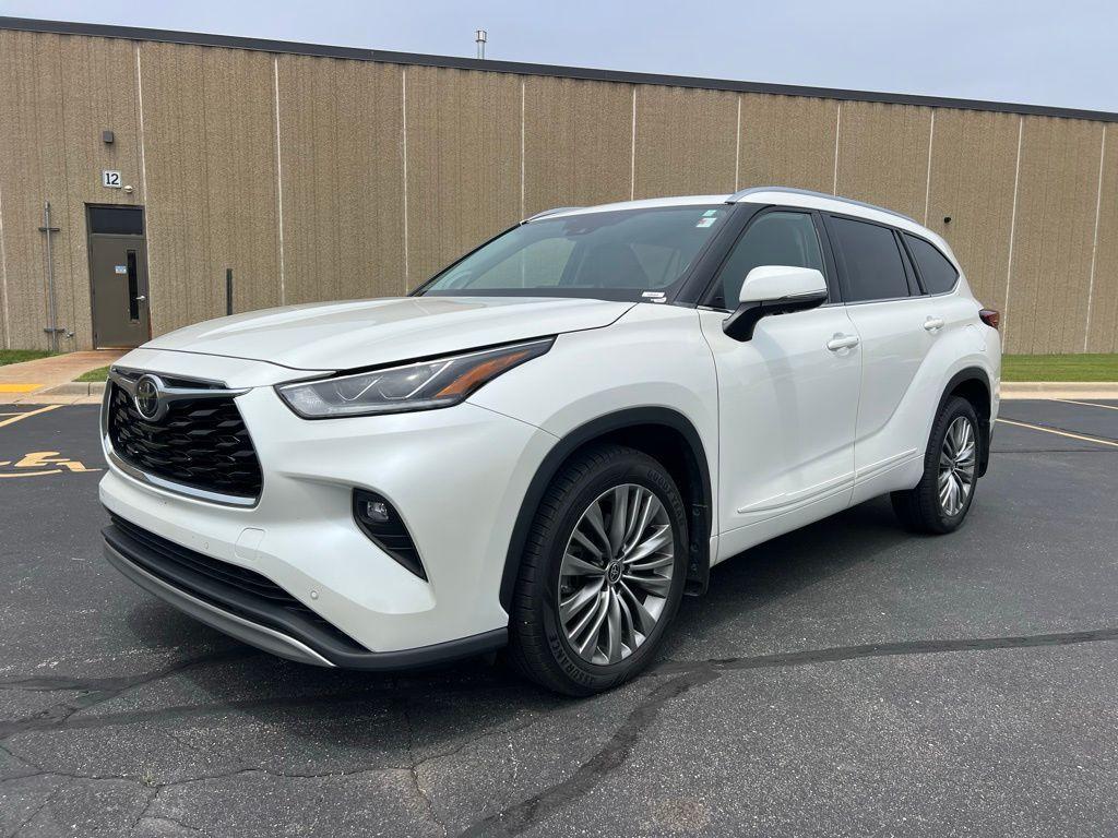 used 2020 Toyota Highlander car, priced at $35,451