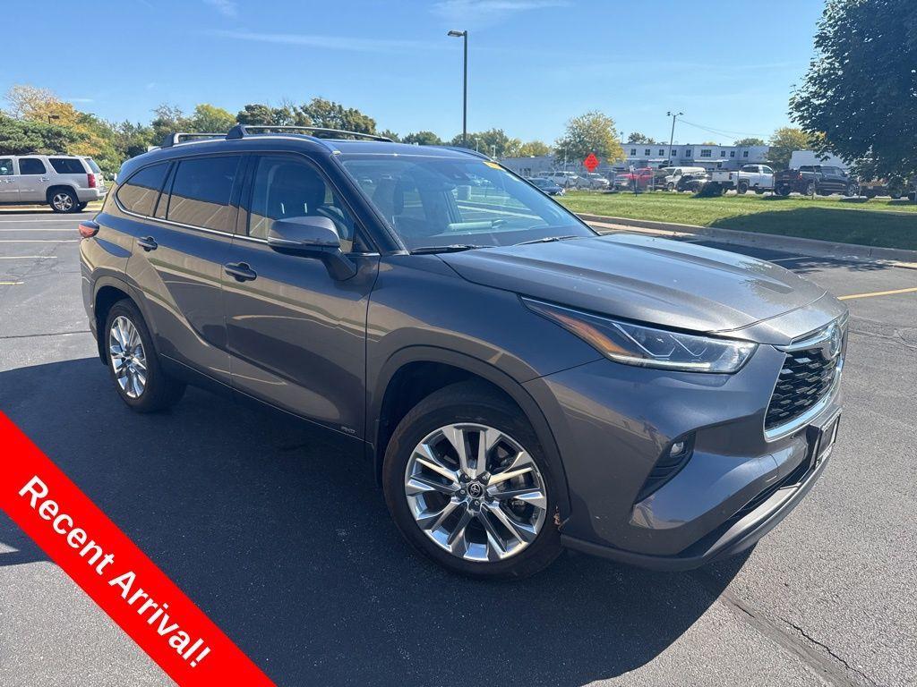 used 2023 Toyota Highlander Hybrid car, priced at $46,633