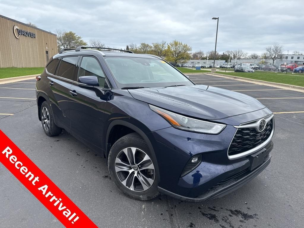 used 2022 Toyota Highlander car, priced at $35,777