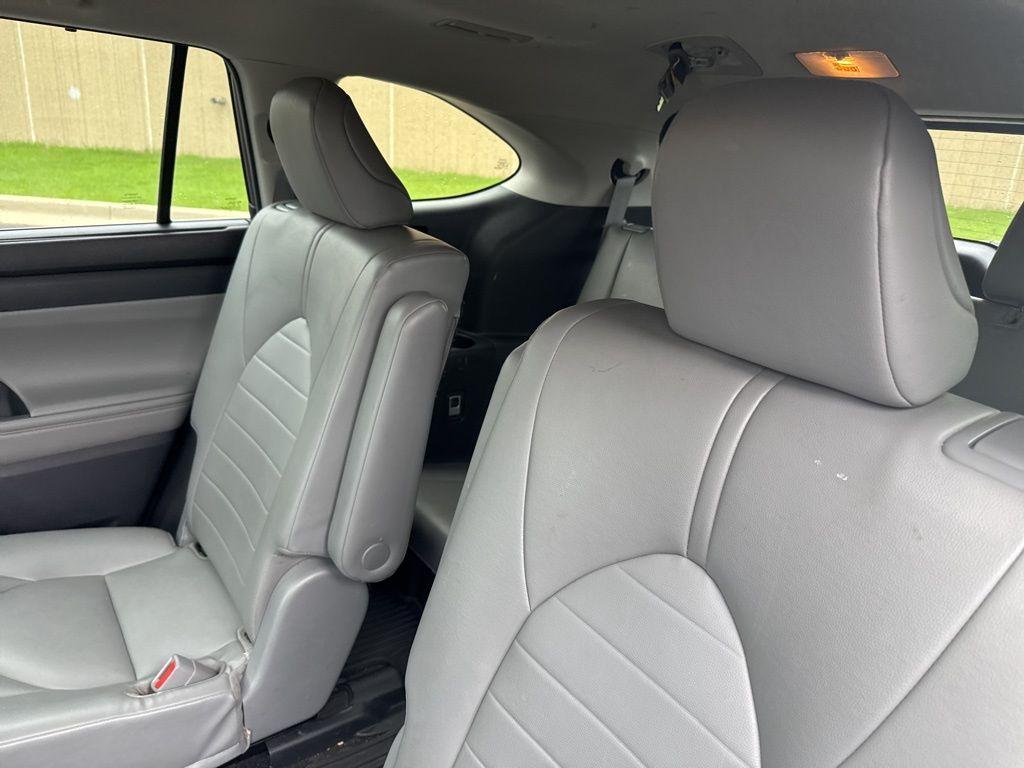 used 2022 Toyota Highlander car, priced at $35,777
