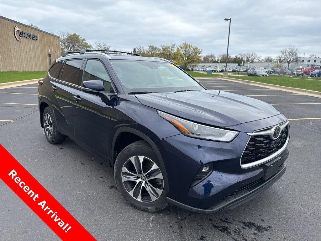used 2022 Toyota Highlander car, priced at $35,777