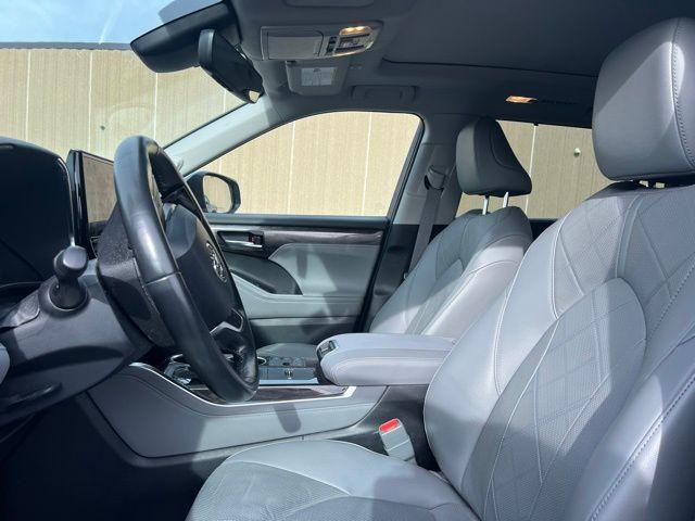 used 2023 Toyota Highlander Hybrid car, priced at $45,924
