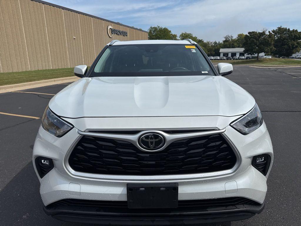 used 2022 Toyota Highlander car, priced at $36,539