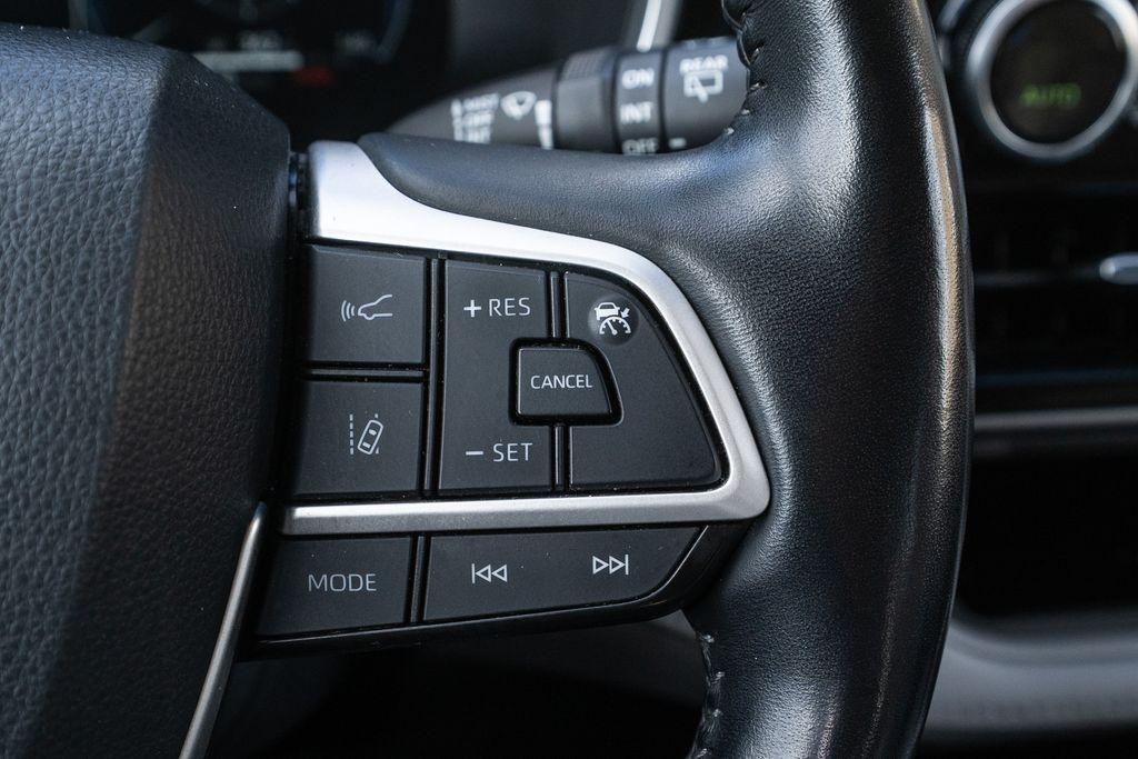 used 2023 Toyota Highlander car, priced at $36,543