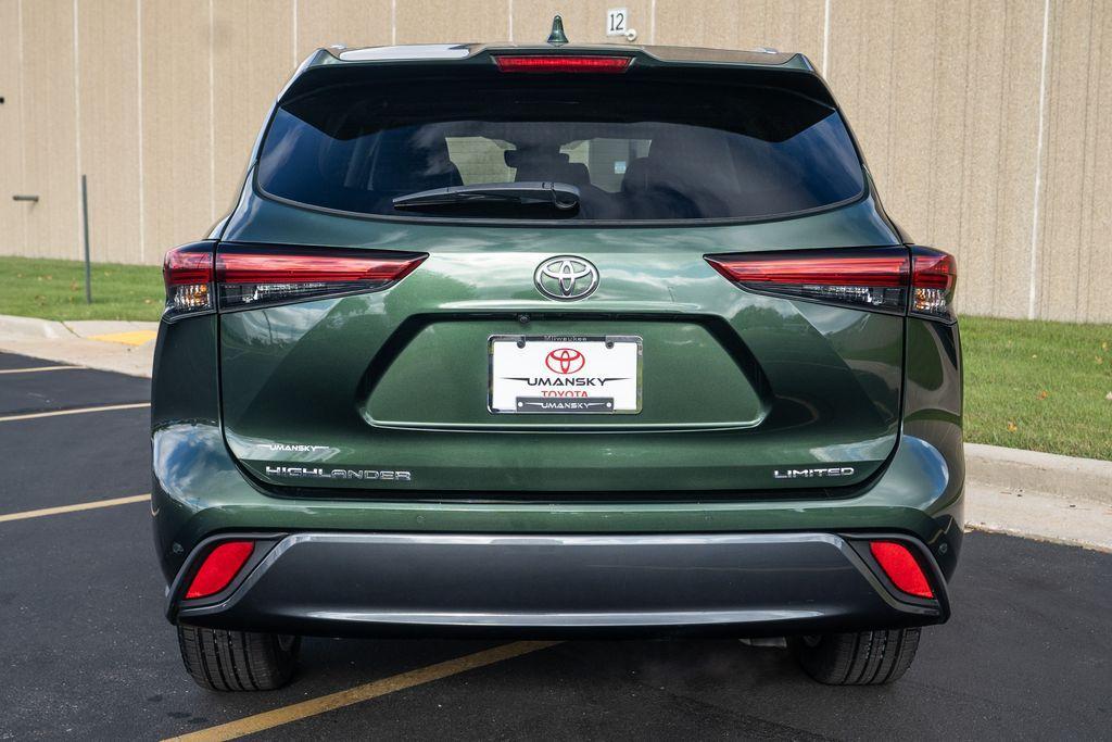 used 2023 Toyota Highlander car, priced at $36,543