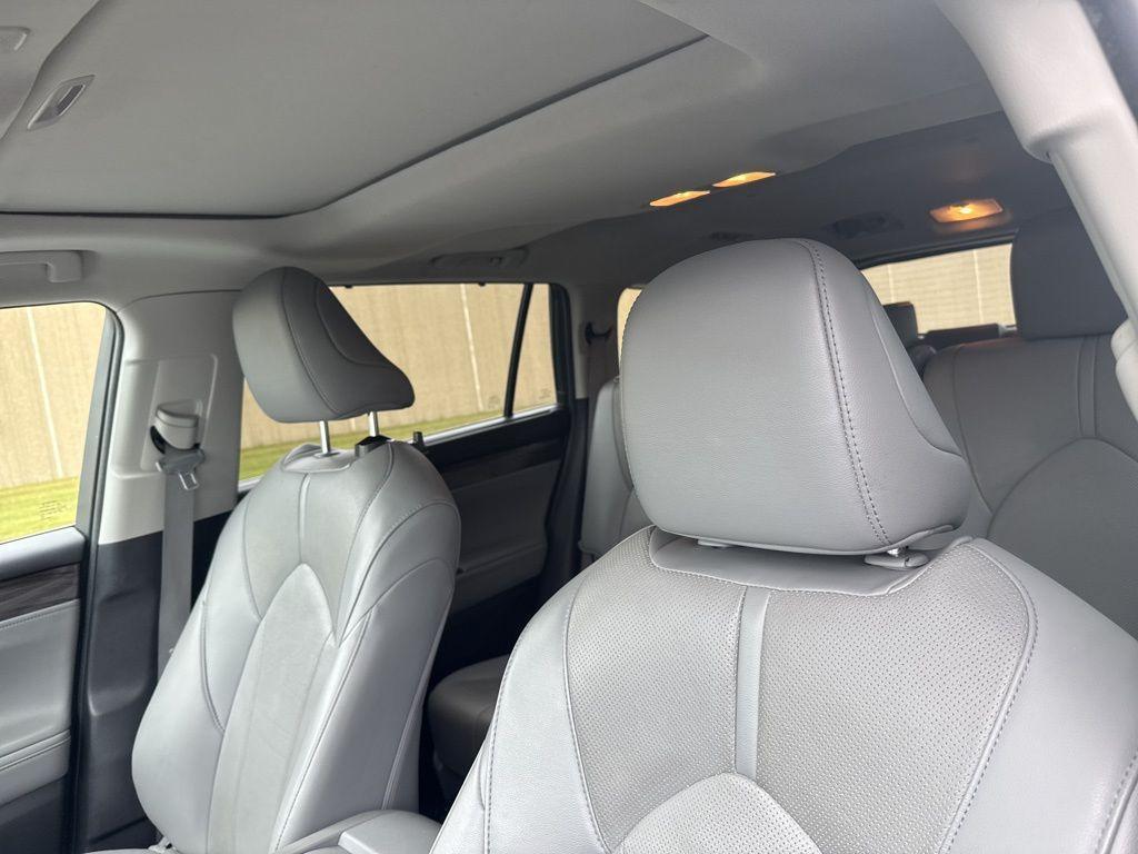 used 2023 Toyota Highlander car, priced at $37,018