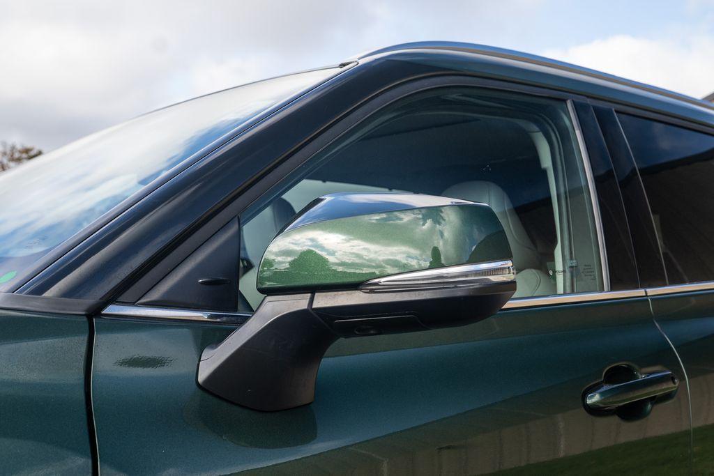 used 2023 Toyota Highlander car, priced at $36,543