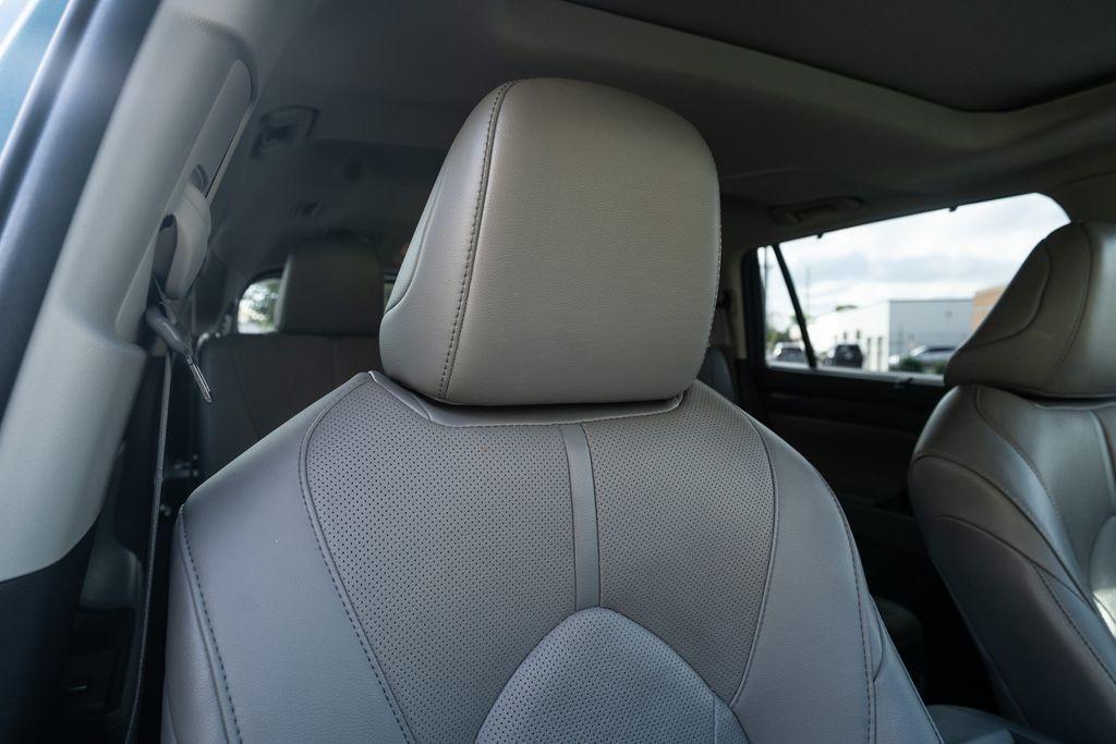 used 2023 Toyota Highlander car, priced at $36,543
