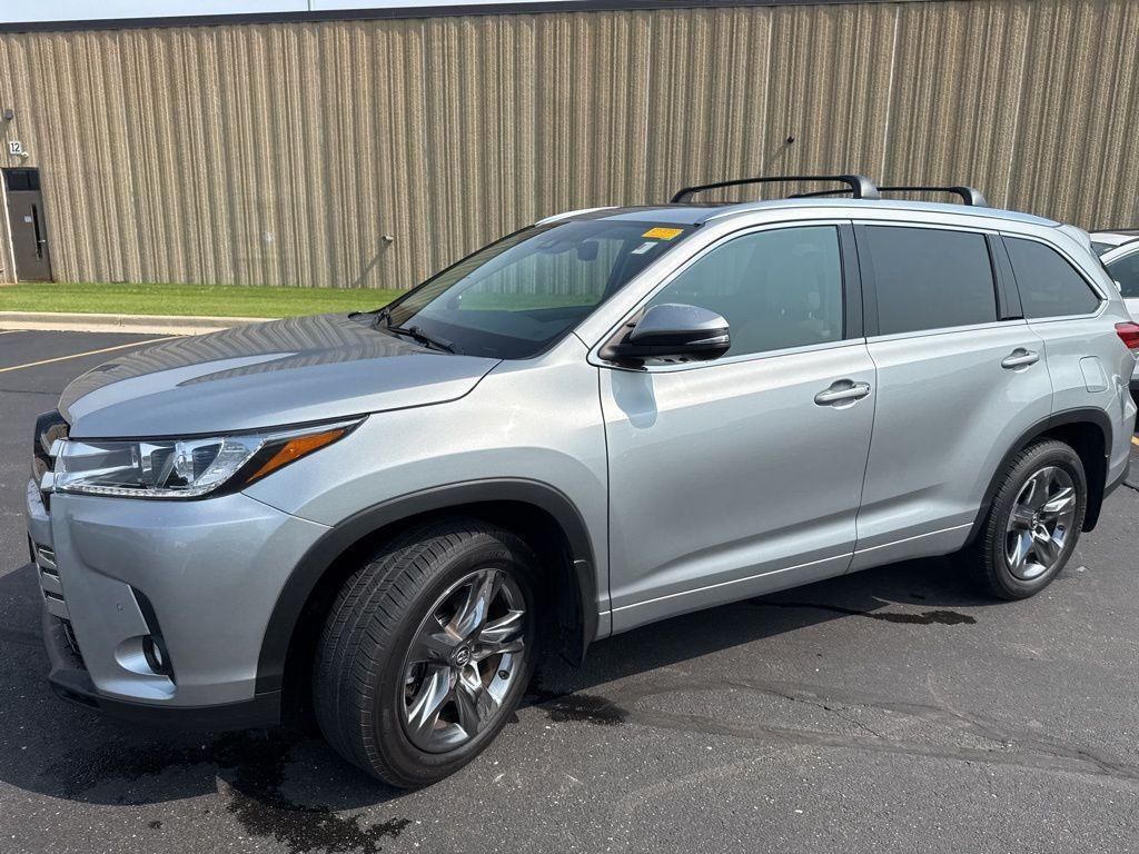 used 2017 Toyota Highlander car, priced at $21,232