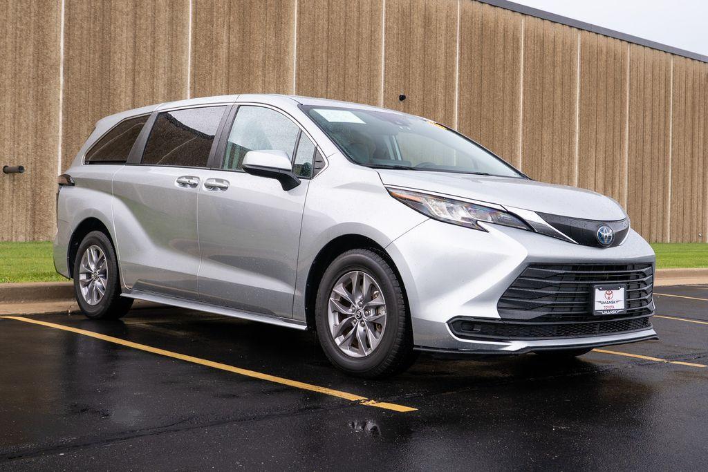 used 2023 Toyota Sienna car, priced at $35,477