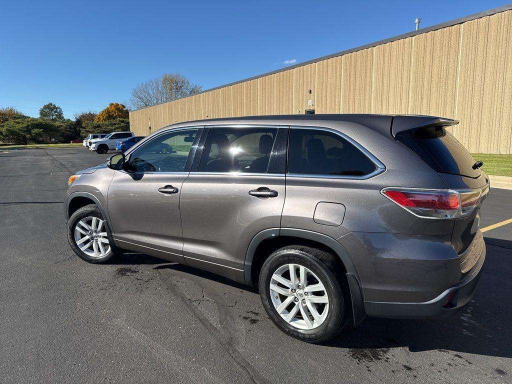 used 2015 Toyota Highlander car, priced at $14,558
