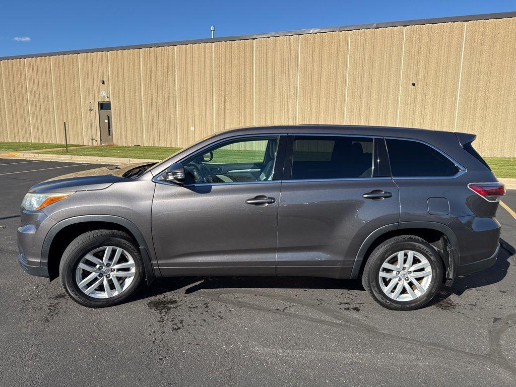 used 2015 Toyota Highlander car, priced at $14,558