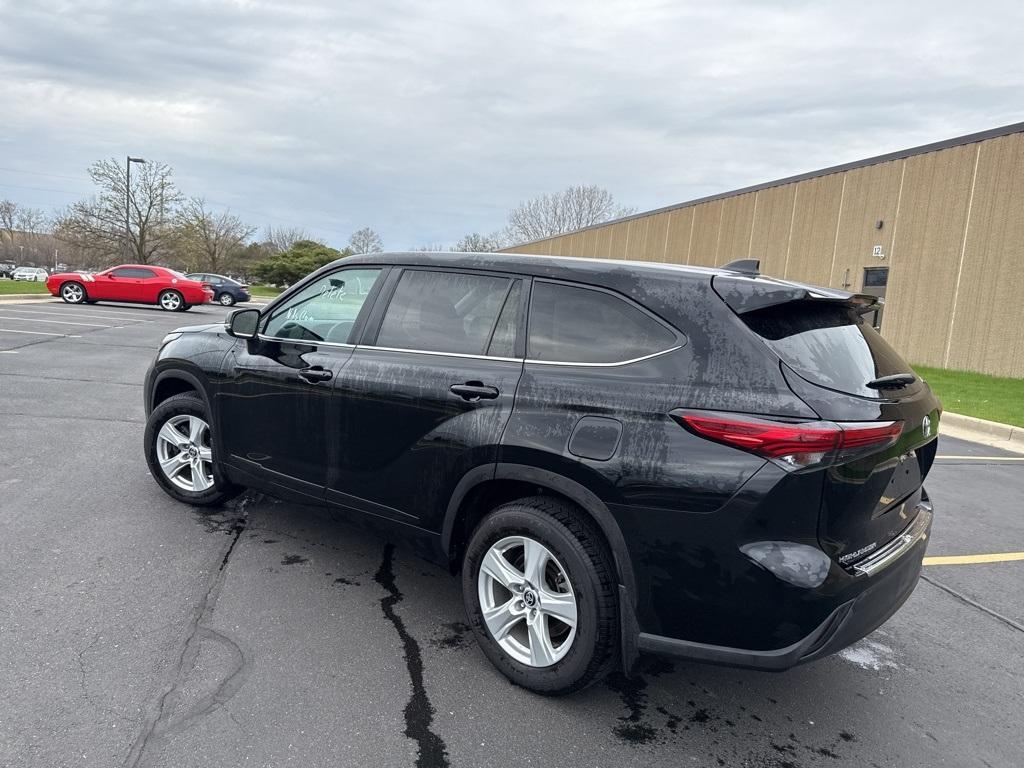 used 2023 Toyota Highlander car, priced at $32,725