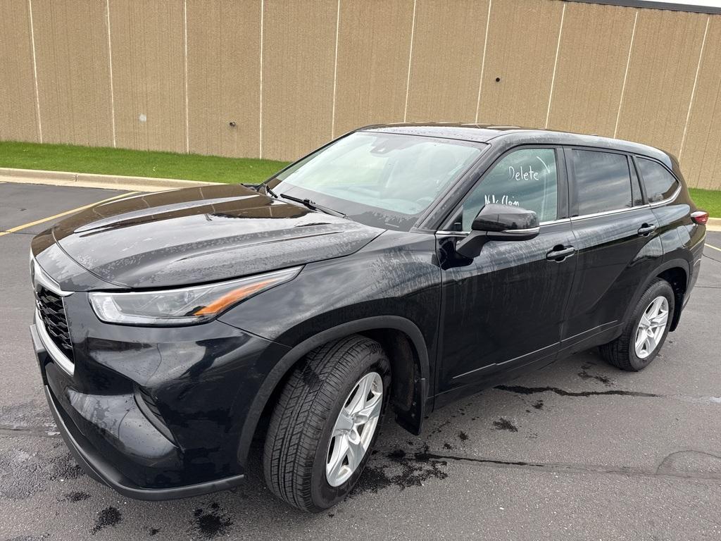 used 2023 Toyota Highlander car, priced at $32,725