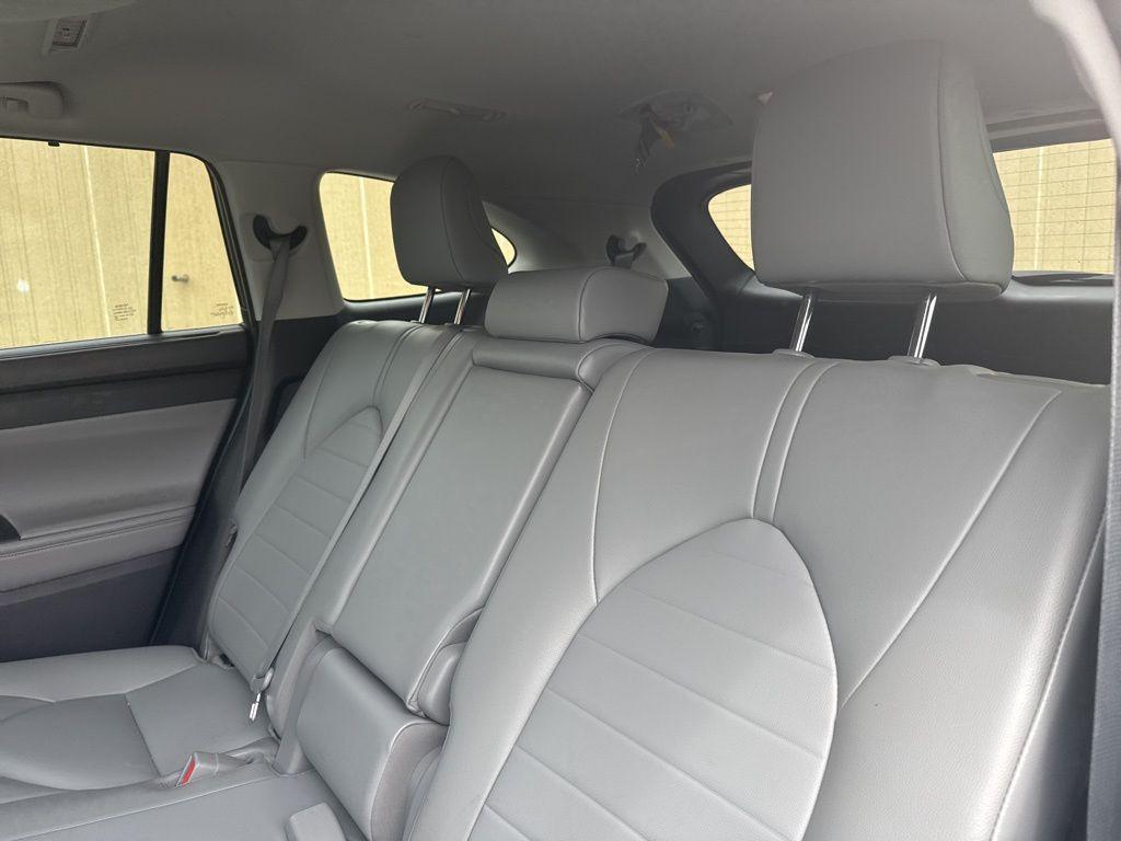used 2022 Toyota Highlander car, priced at $36,325