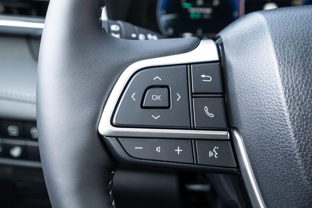 new 2025 Toyota Highlander car, priced at $54,977