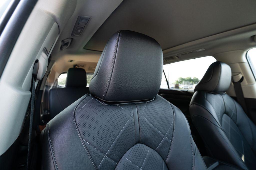 new 2025 Toyota Highlander car, priced at $54,977