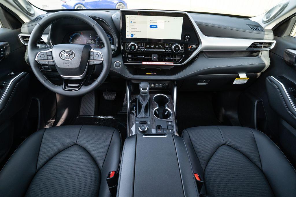 new 2025 Toyota Highlander car, priced at $54,977