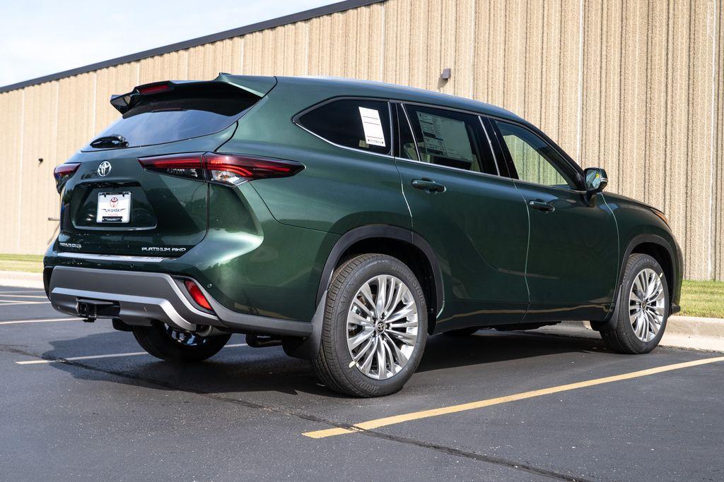 new 2025 Toyota Highlander car, priced at $54,977