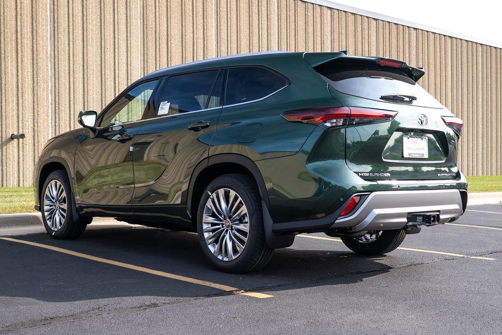 new 2025 Toyota Highlander car, priced at $54,977