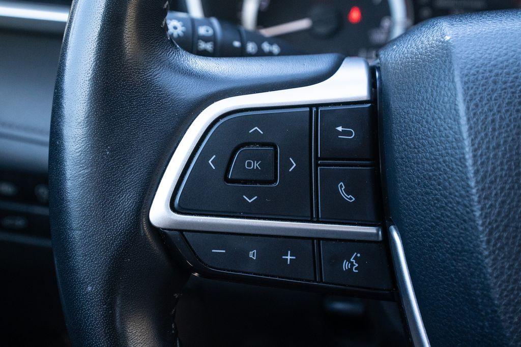 used 2023 Toyota Highlander car, priced at $35,130