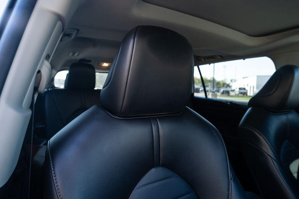 used 2023 Toyota Highlander car, priced at $35,130