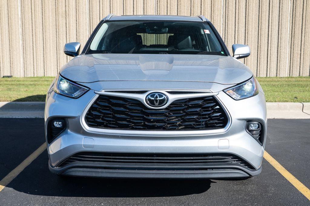 used 2023 Toyota Highlander car, priced at $35,130