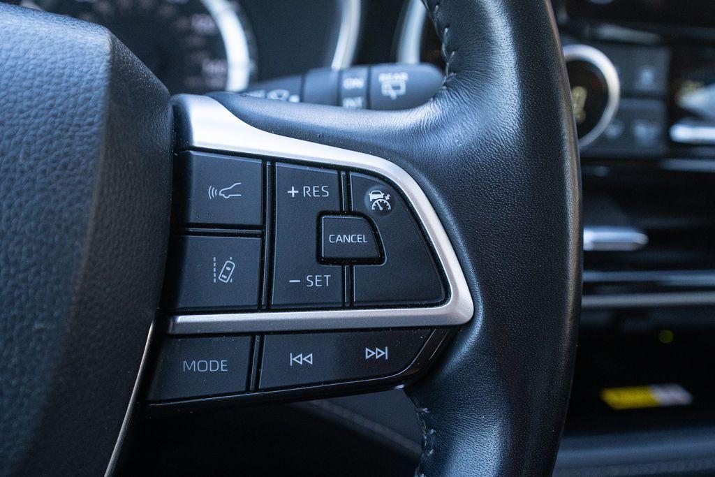 used 2023 Toyota Highlander car, priced at $35,130