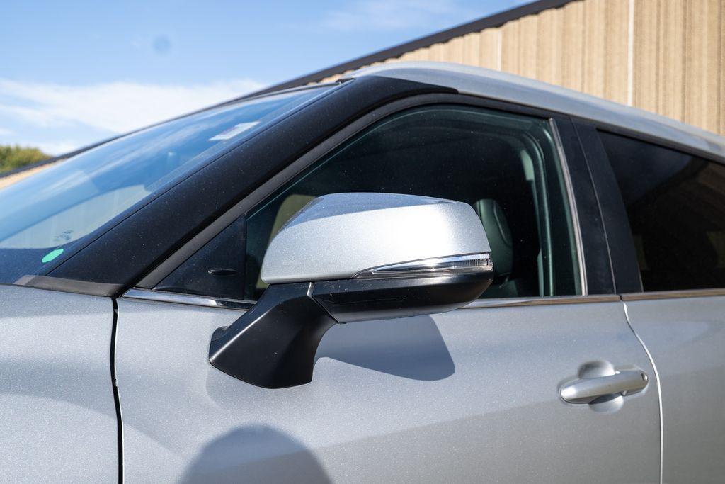 used 2023 Toyota Highlander car, priced at $35,130