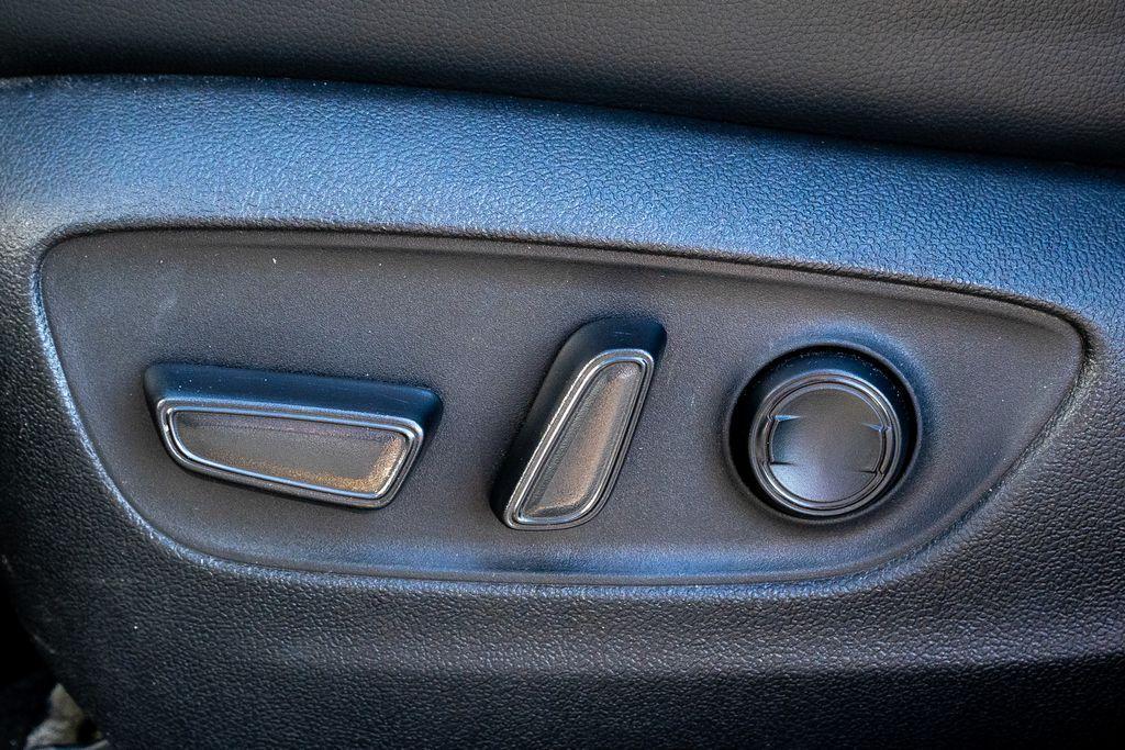 used 2023 Toyota Highlander car, priced at $35,130