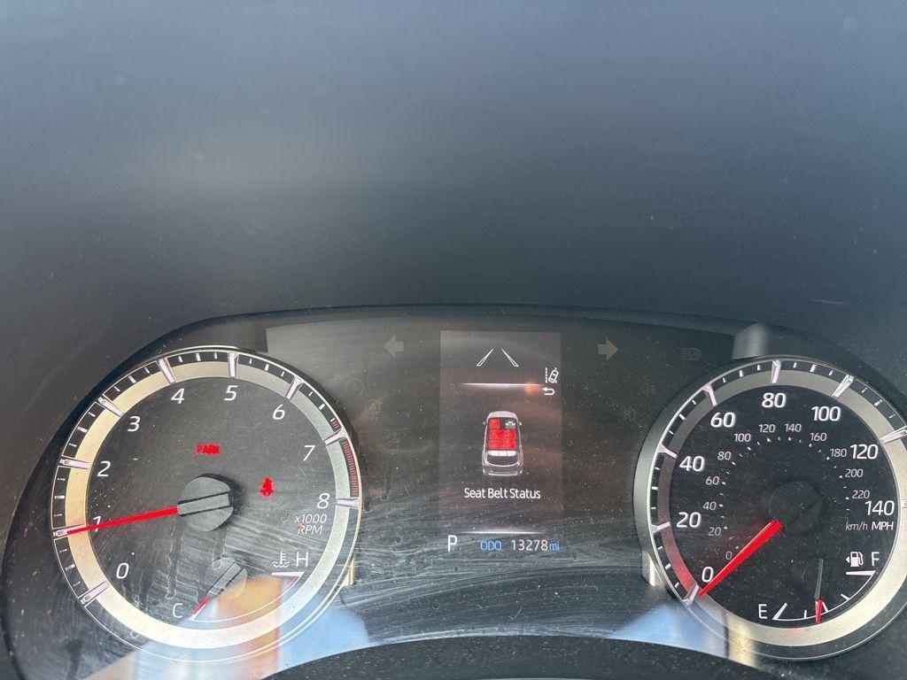 used 2022 Toyota Highlander car, priced at $33,318