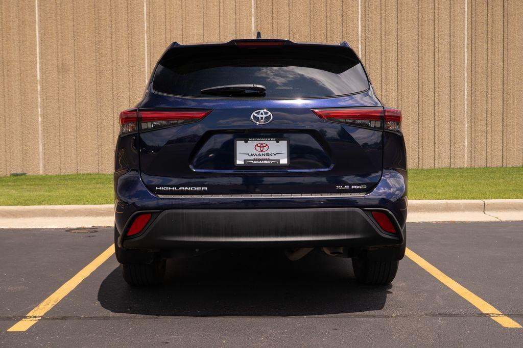 used 2023 Toyota Highlander car, priced at $39,700