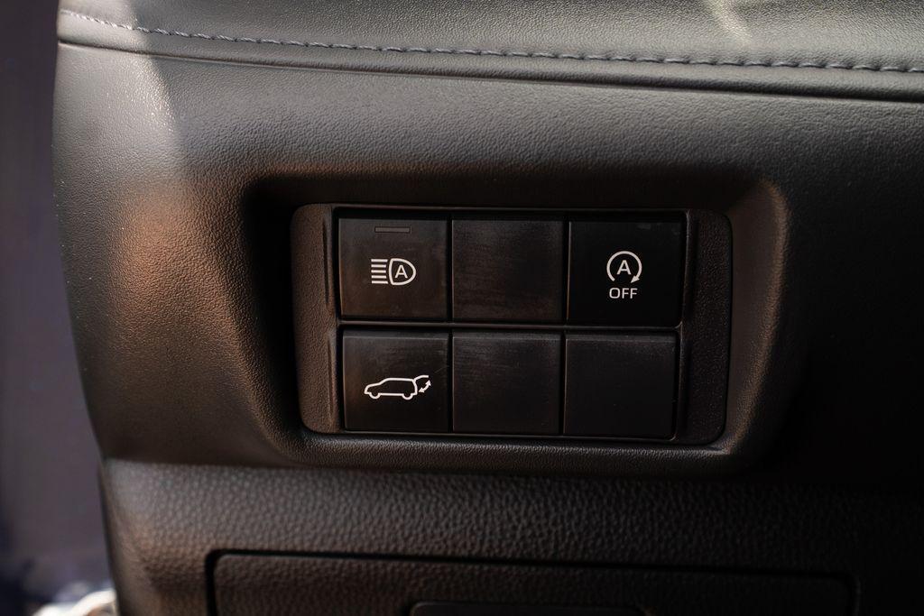 used 2023 Toyota Highlander car, priced at $39,700