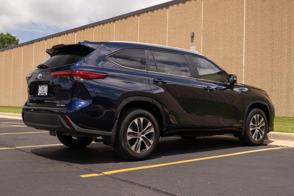 used 2023 Toyota Highlander car, priced at $39,700