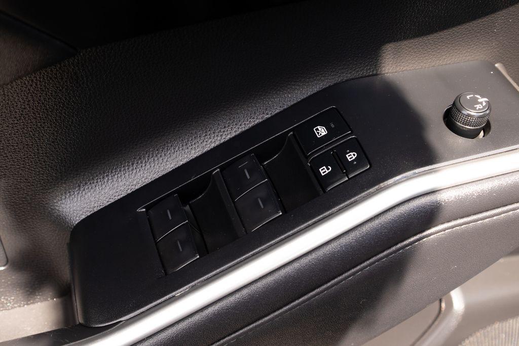 used 2023 Toyota Highlander car, priced at $39,700