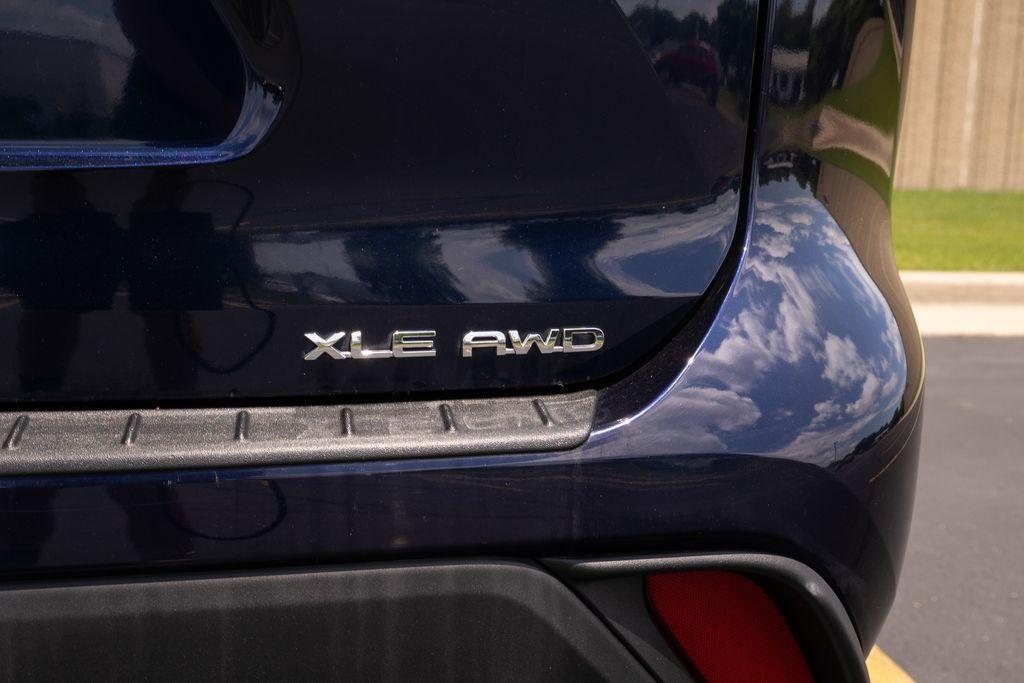 used 2023 Toyota Highlander car, priced at $39,700