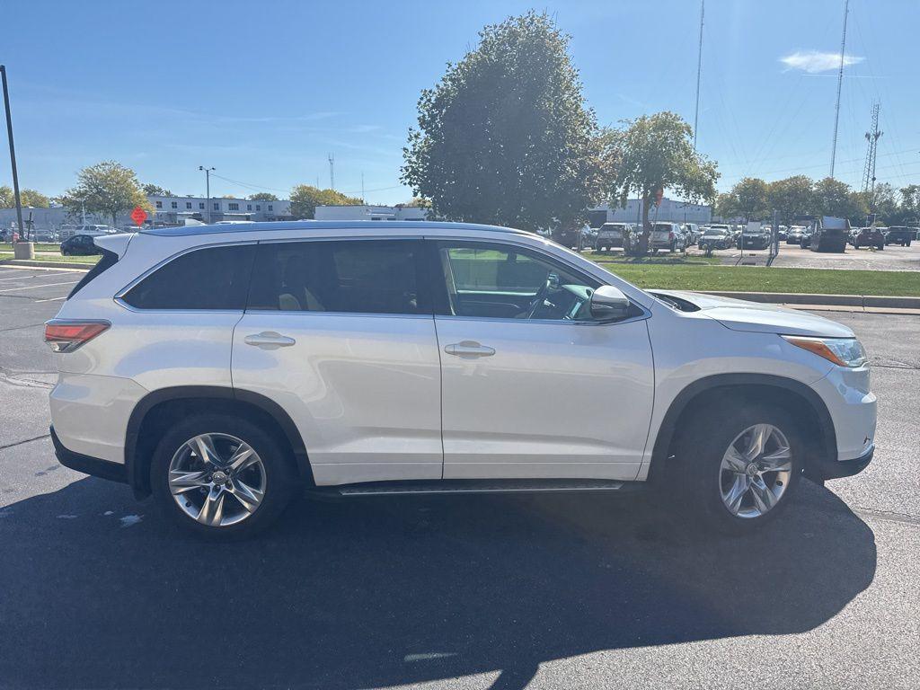 used 2015 Toyota Highlander car, priced at $22,566