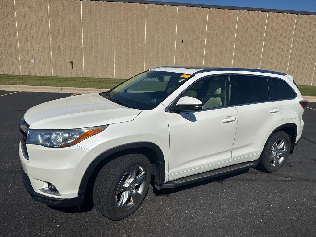 used 2015 Toyota Highlander car, priced at $22,566