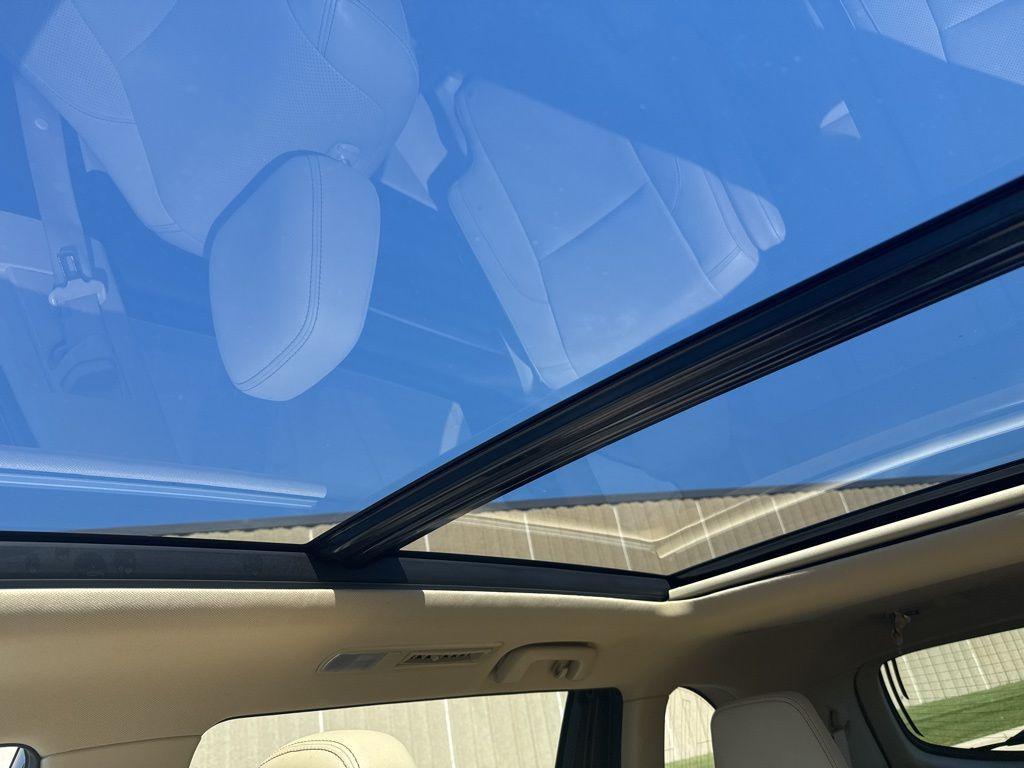 used 2015 Toyota Highlander car, priced at $22,566